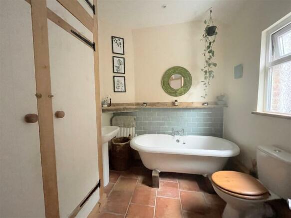 Bathroom/w.c.