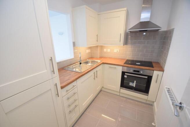 5 Beauchamp Court kitchen.JPG