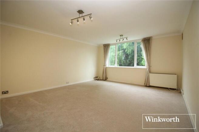 Boreham Holt, Elstree, Borehamwood, Hertfordshire, WD6 photo 2