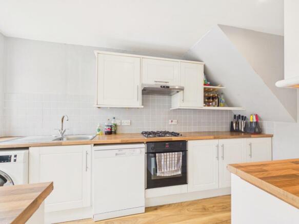 3 bed Terraced for sale Image 8