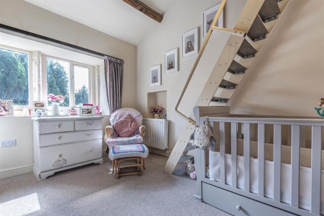 3 bed Semi-Detached for sale Image 8
