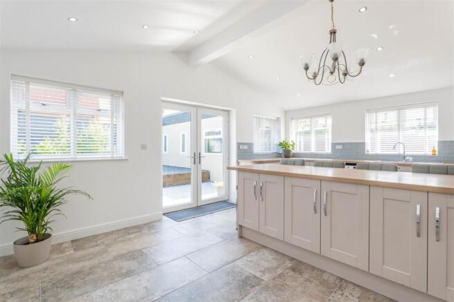 Kitchen/Entertaining Space