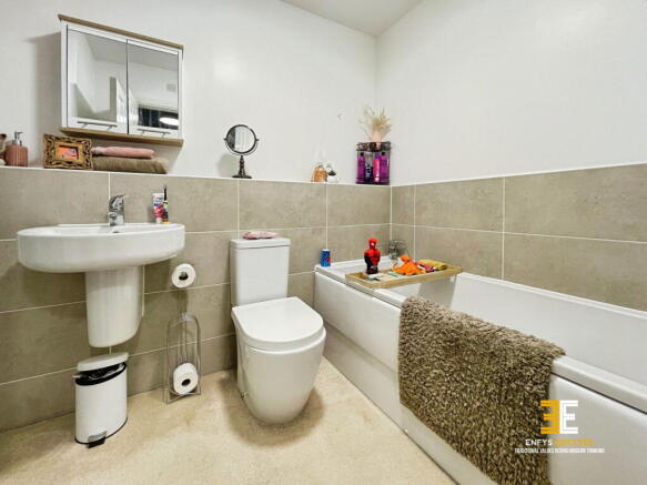 Photo 16