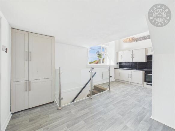 Lounge/Kitchen