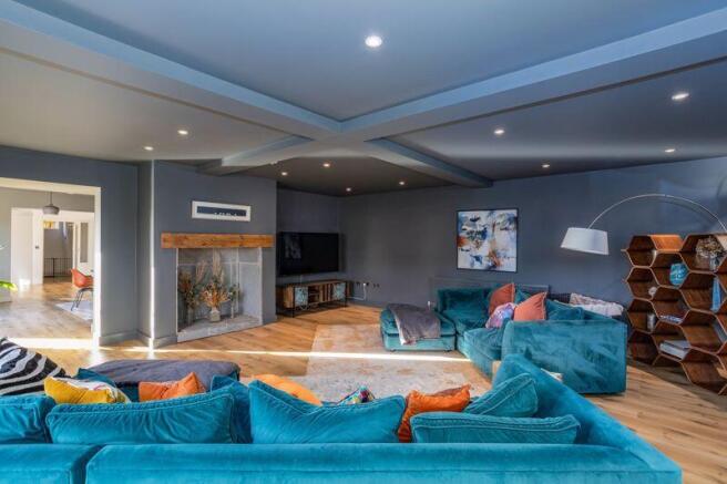 4 bed Detached for sale Image 5