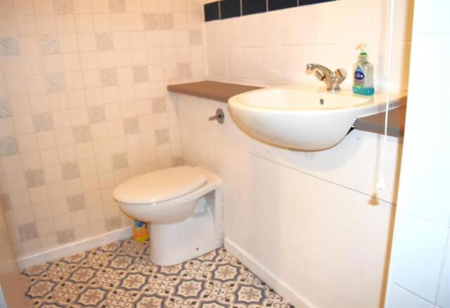 SHOWER ROOM