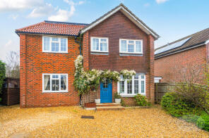 Tamarisk, Weydon Farm Lane, Farnham GU9 8QJ