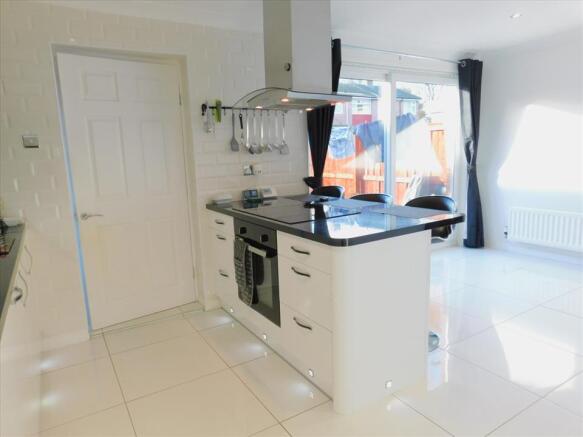 KITCHEN PHOTO2