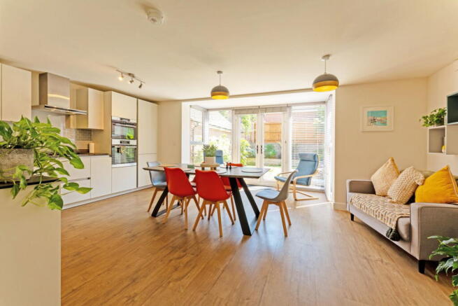 Woodward Drive, Market Harborough, LE16 7GE photo 4