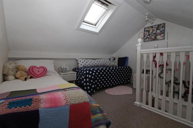Attic room..jpg