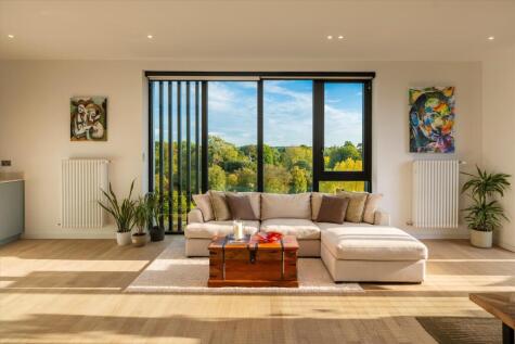 Hugh House, Ronalds Road, Brentford TW8