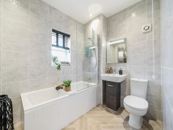 4 bed Detached for sale Image 10