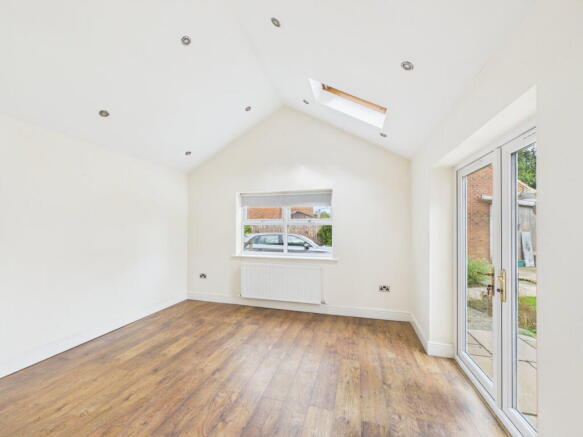 4 bed Detached for sale Image 8