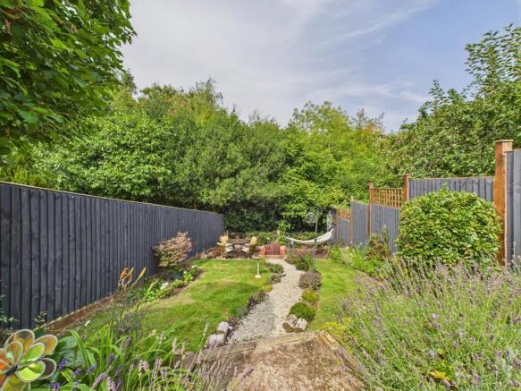 CAM02136G0-PR0459-STILL010