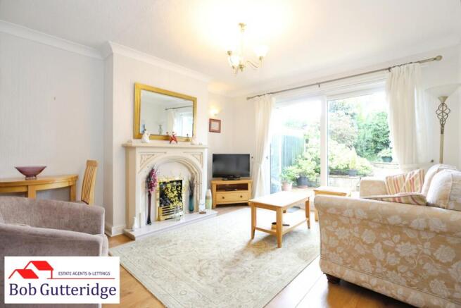 LOUNGE / DINING ROOM