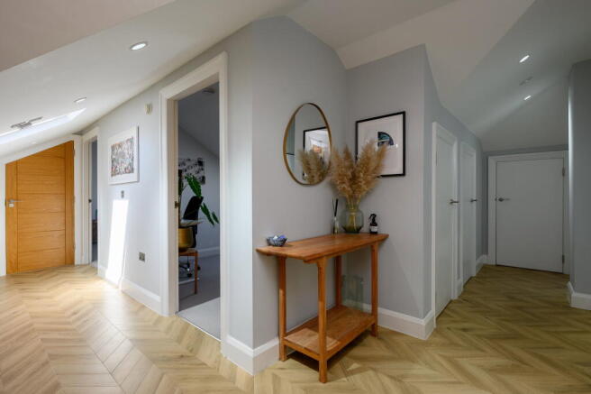 2 bed Apartment for sale Image 12