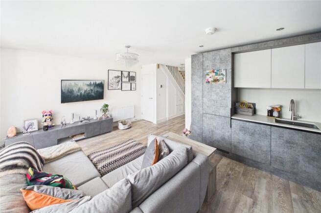 4 bed Detached for sale Image 4