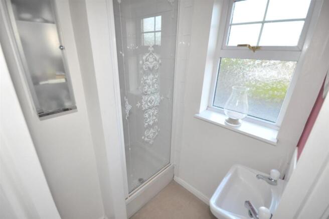 ENSUITE SHOWER ROOM