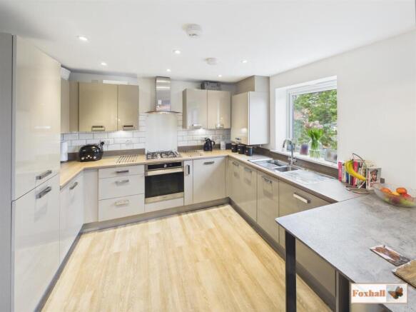 Kitchen / Breakfast / Lounge