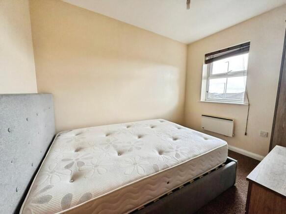 2 bed Apartment to rent Image 12