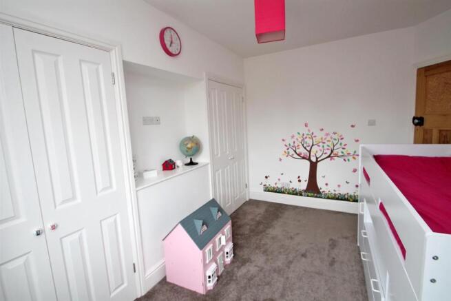 BEDROOM 2