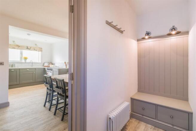 2 bed Semi-Detached for sale Image 5