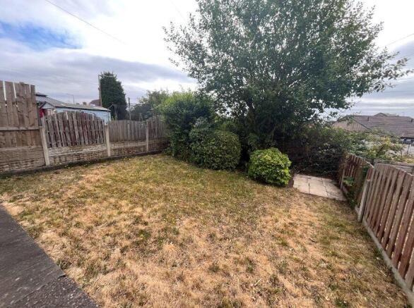 3 bed Semi-Detached to rent Image 12