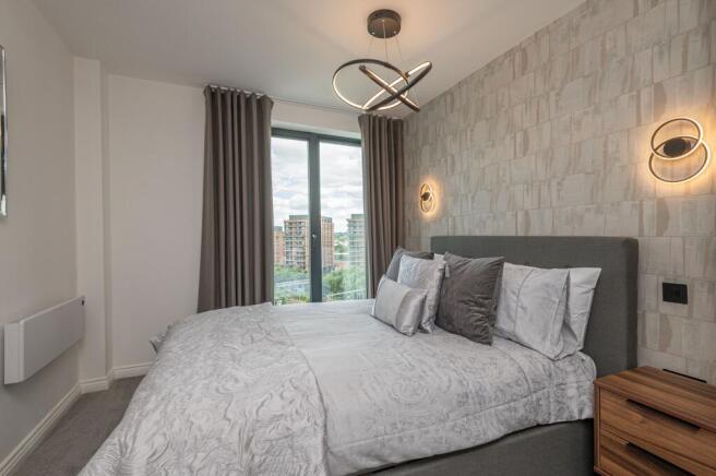 2 bed Flat to rent Image 11