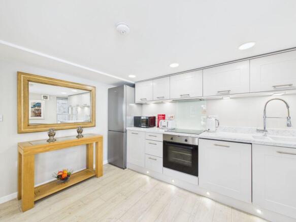 1 bed Apartment for sale Image 5