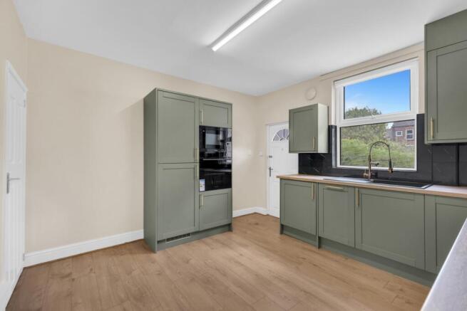 4 bed Terraced for sale Image 5