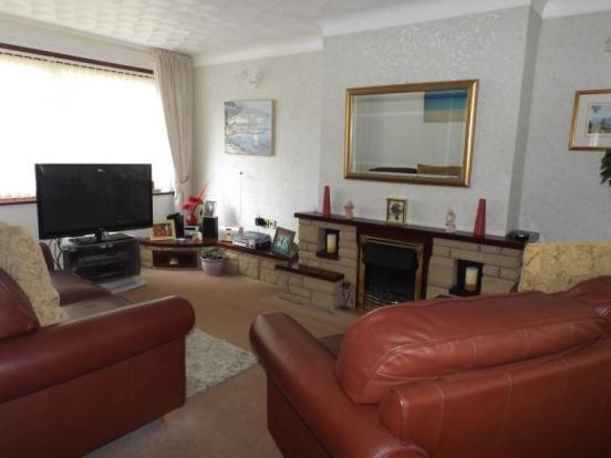 Lounge B