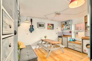33, Coopers Close, London E1 4BB