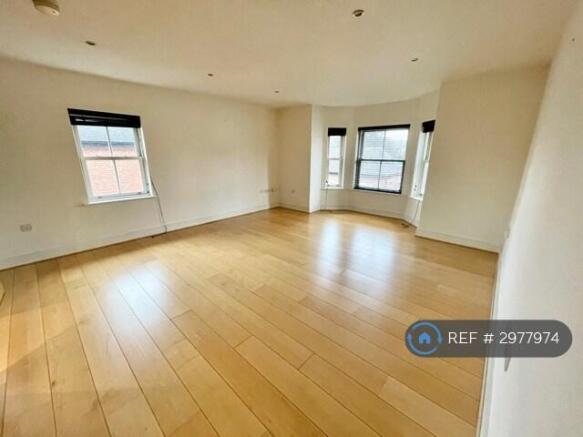 Spacious Living /Dinning Room 