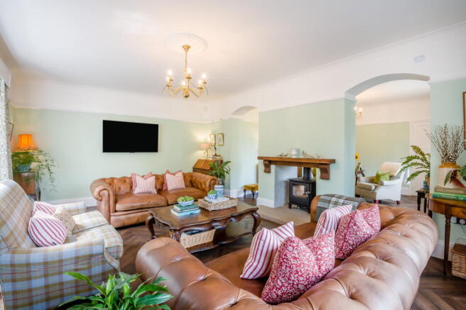 4 bed Detached for sale Image 7