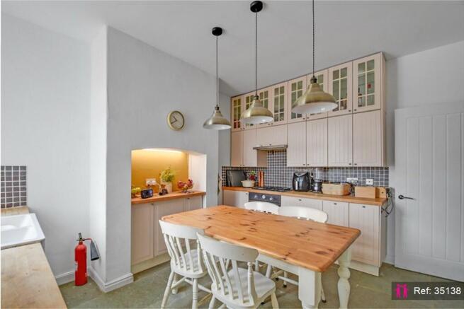 3 bed Not Specified for sale Image 5