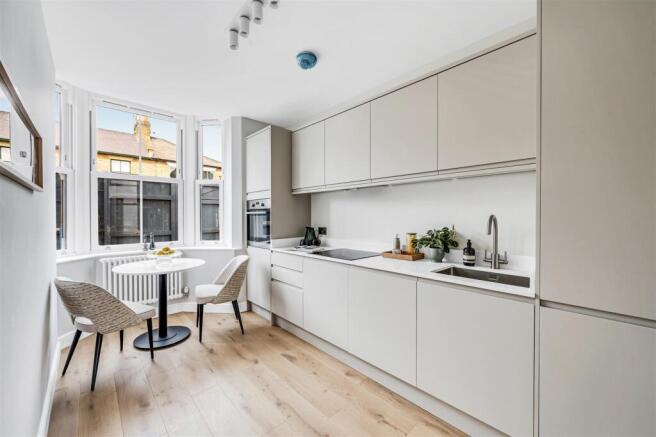 Flat 2-  51 Mill hill road-4.jpg