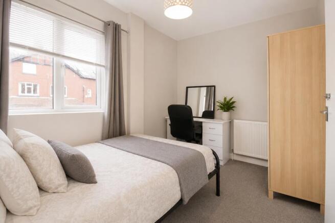 4 bed Terraced to rent Image 5