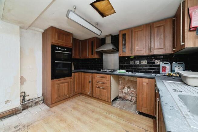 3 bed Terraced for sale Image 7