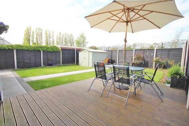 Decking to rea...
