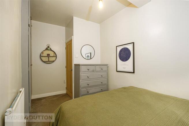 3 bed Terraced for sale Image 11