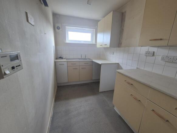 1 bed Flat for sale Image 4