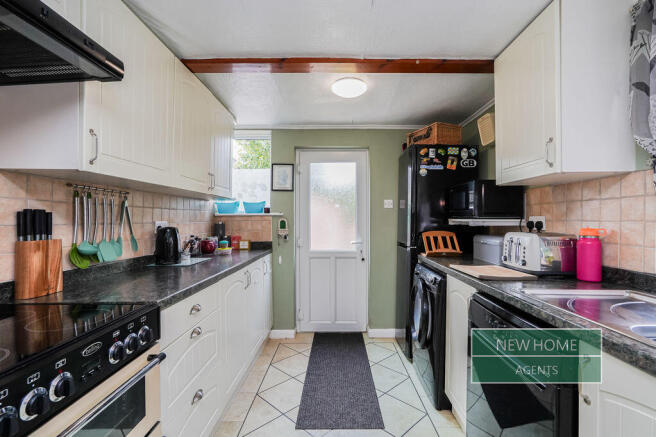 3 bed Semi-Detached for sale Image 9