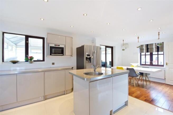 Kitchen/Breakfast Rm