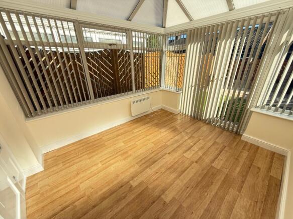 18 Riverside Court Conservatory
