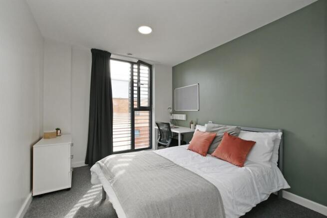 5 bed Apartment to rent Image 5