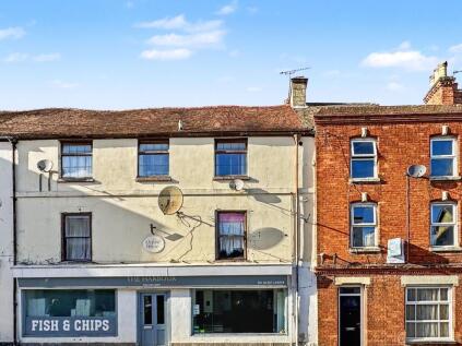 Marlborough Street, Oxford House, SN7