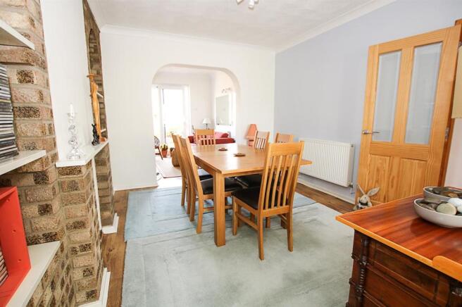 Diningroom2.jpg