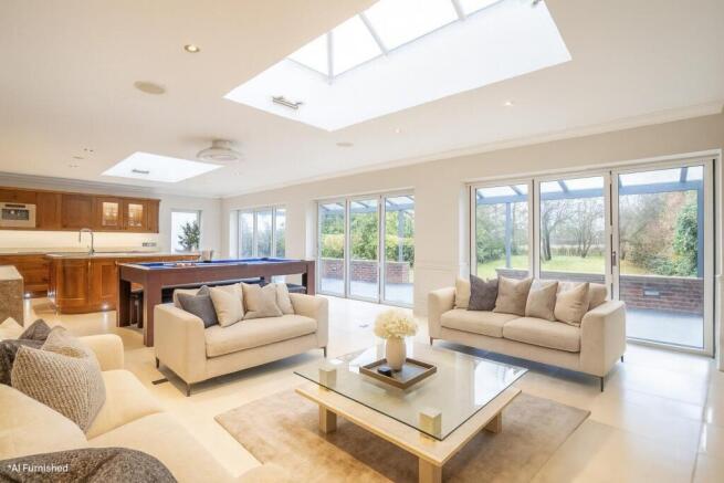 6 bed Detached for sale Image 5