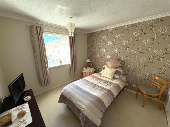 3 bed Terraced for sale Image 10