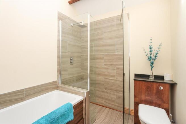 Annex Bathroom.2.jpg